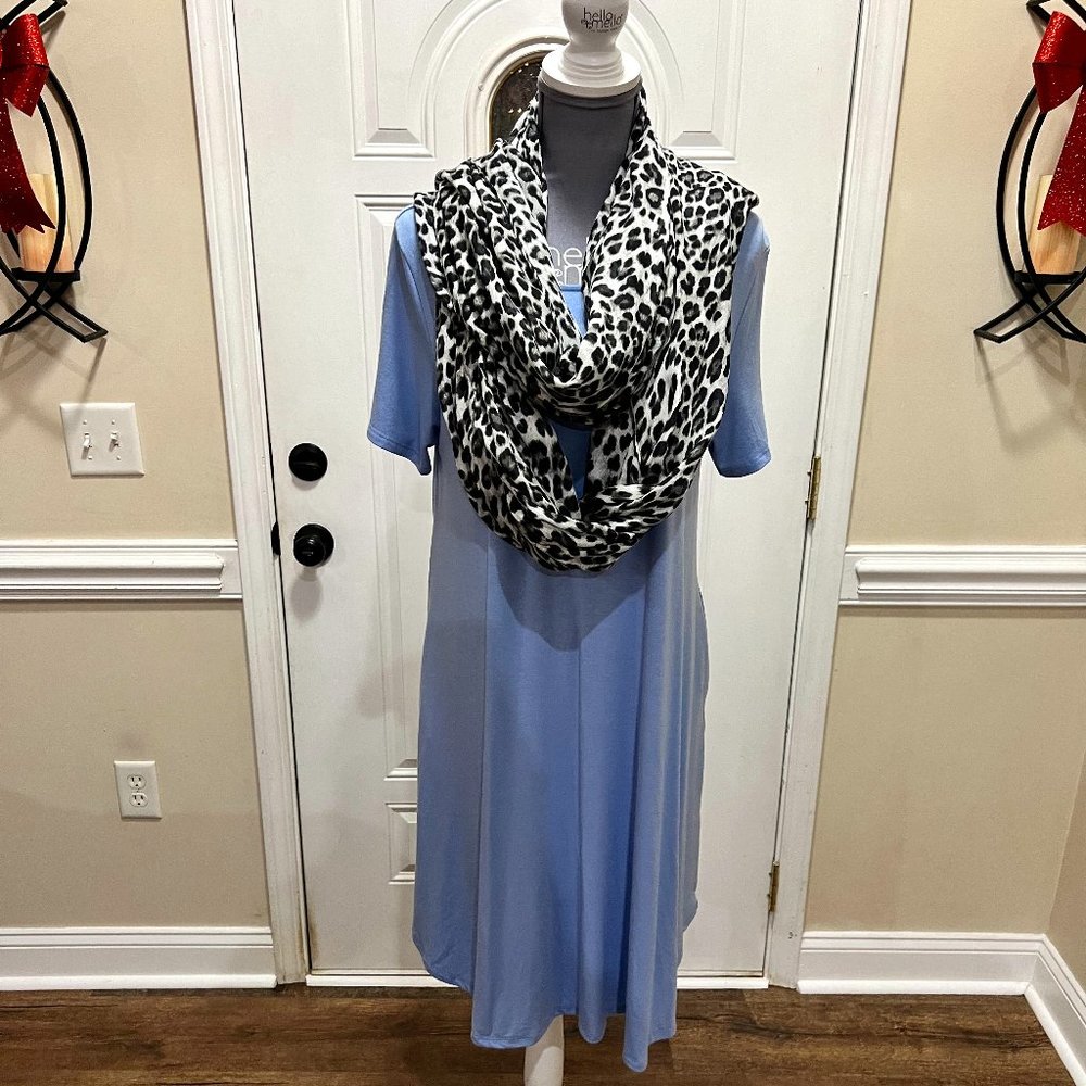 Light Blue Boutique Dress with Pockets with NWT Torrid Leopard Scarf